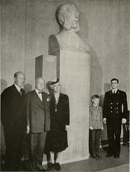 1947 photograph of Bell descendants with statue of Bell