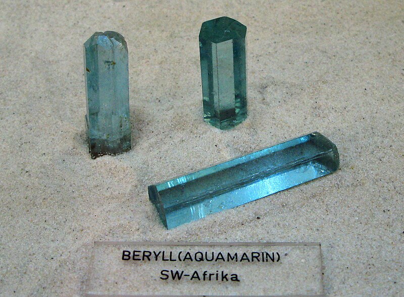 File:Beryll (Aquamarin) - SW-Afrika.jpg