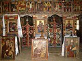 Iconostasul cu două rânduri de icoane împărăteşti (Biserica de lemn Sfinții Arhangheli din Rogoz)