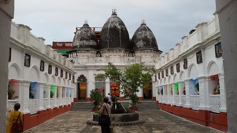 File:Bonku Bihari Saha Temple, Chaltabagan, Jhulan 2015 (41).jpg