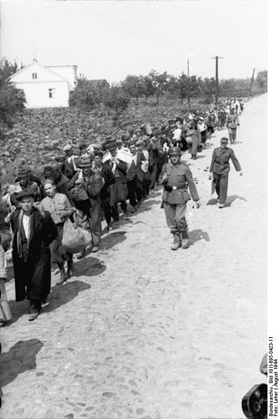 File:Bundesarchiv Bild 101I-695-0423-11, Warschauer Aufstand, flüchtende Zivilisten.jpg