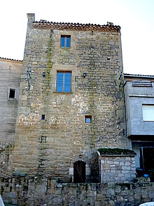 Edifici de la façana nord de la torre romànica construit per Baltasar Pardina al segle XVI