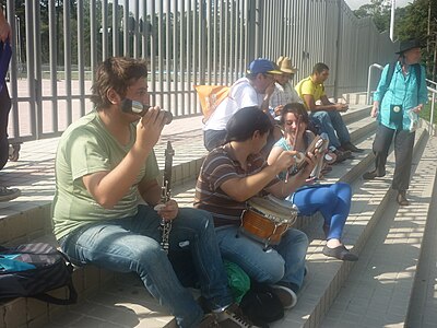 Actividad cultura en las afueras del Estadio Nacional de Costa Rica