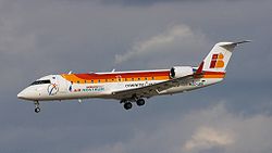 CRJ-200ER авиакомпании Air Nostrum под брендом Iberia в заходе на посадку в аэропорту Леон
