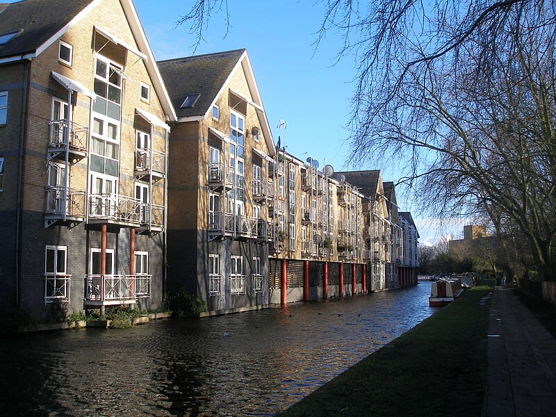 File:Canalside properties at Kensal Town - geograph.org.uk - 4849299.jpg