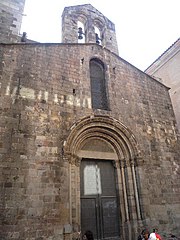 Català: Façana de la capella de Santa Llúcia