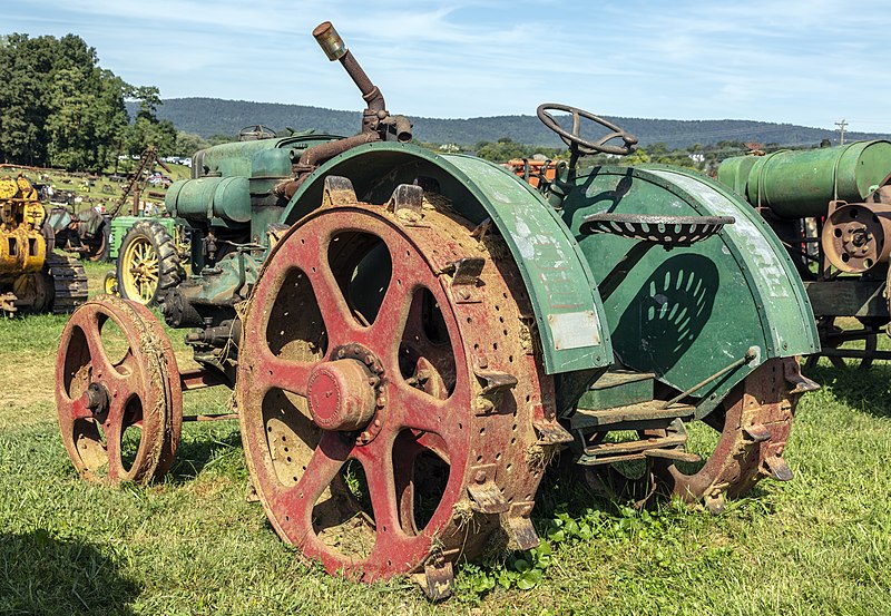 File:Case 12-20 tractor VA3.jpg