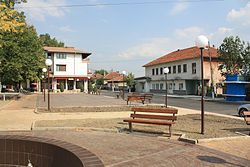 Плоштадот во селото