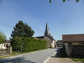 Champrond-en-Gâtine et son église Saint-Sauveur.JPG