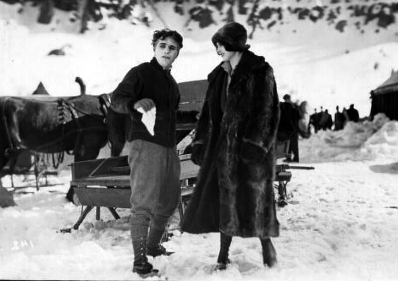 File:Charlie Chaplin and Lita Grey on the set of The Gold Rush.jpg