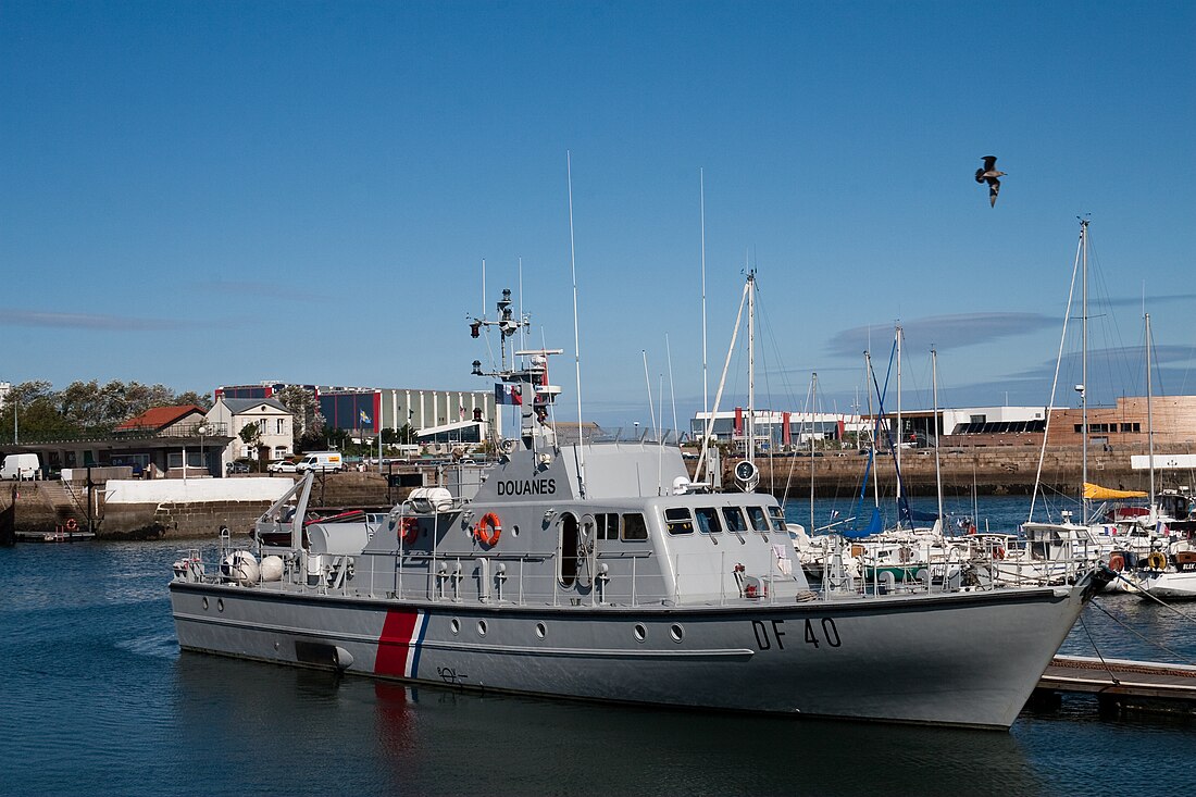 File:Cherbourg Harbour DF 40 French Customs Service Patrol Vessel 2009 08 31.jpg