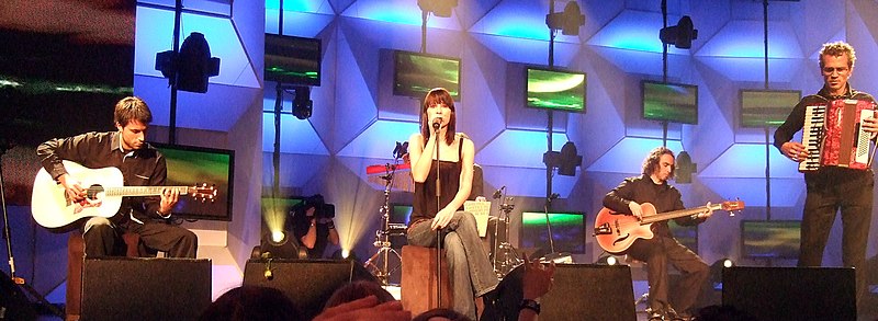 File:Christina Stürmer und Band AMADEUS2008.jpg