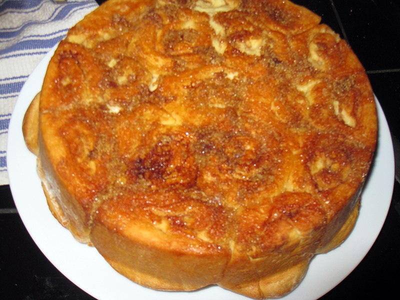 File:Cinnamon rolls (6433345505).jpg