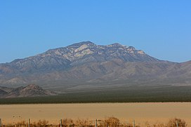 Clark Mountain vom Ivanpah Dry Lake 1.jpg