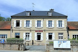 The town hall in Clugnat