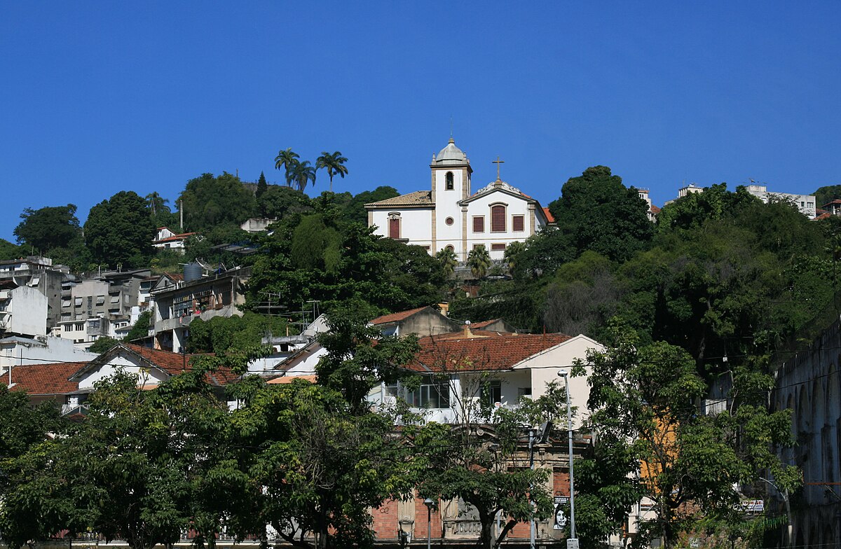 Discover the neighborhood of Santa Teresa