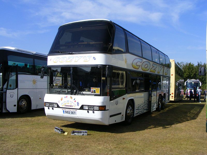 File:Cozys coach (S102 SET), Showbus rally 2009.jpg