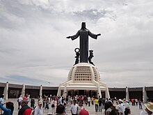 Archivo:Cristo_Rey_-_Cerro_del_Cubilete_-_Silao,_Guanajuato_-_Explanada.jpg