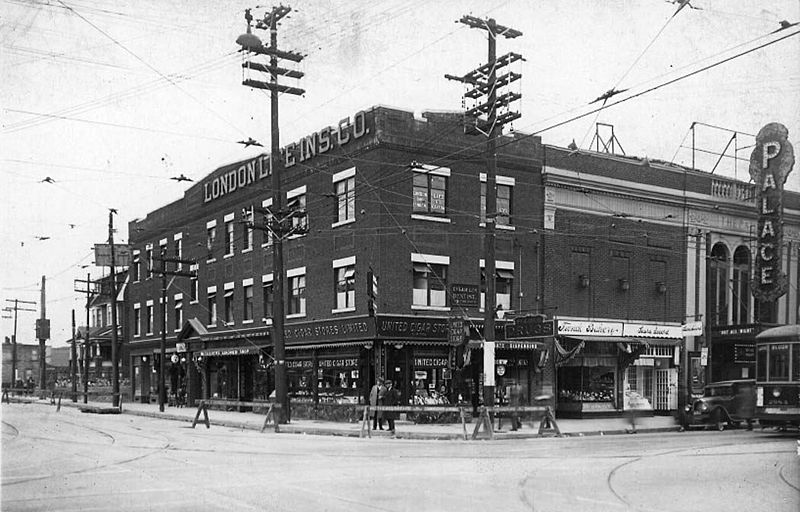 File:DanforthPapeNECorner1927.jpg