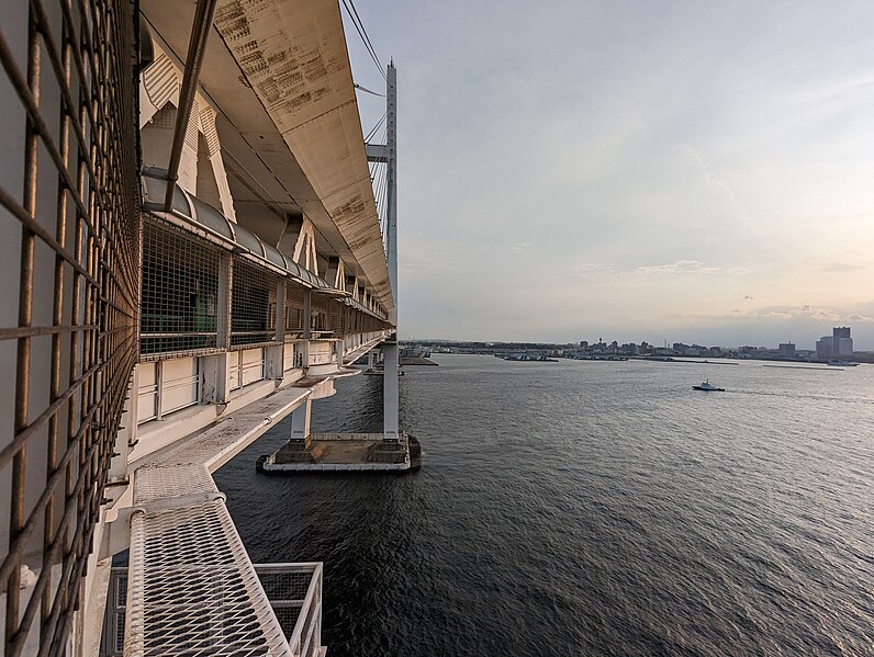 File:Details of Yokohama Bay Bridge, from Skywalk.jpg