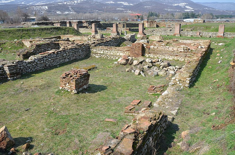 File:Diana Fortress, built in 100 AD during Trajan's preparations for the Dacian wars, Moesia Superior, Serbia (41353644265).jpg