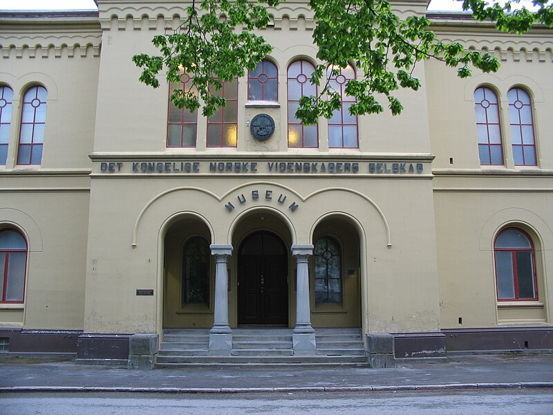 File:Dknvs museet trondheim.jpg