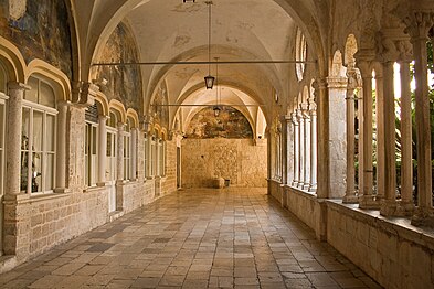 Claustro do Mosteiro franciscano