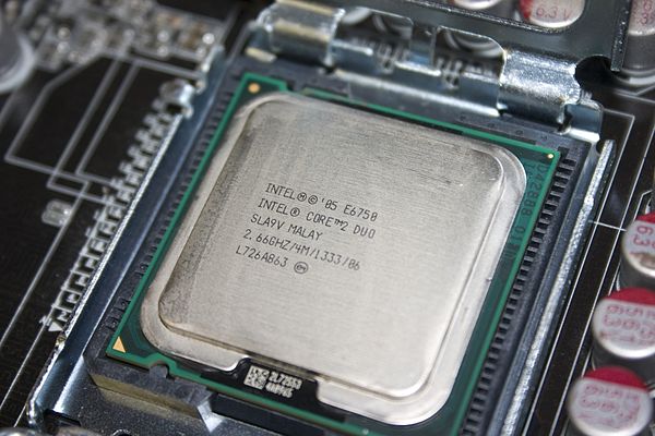 An Intel Core 2 Duo E6750 dual-core processor