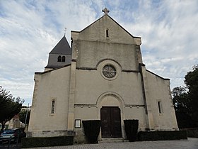 L'église vue du portail.