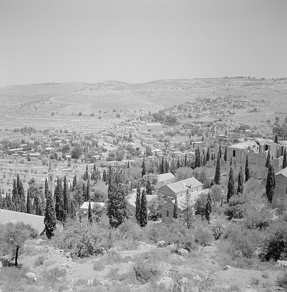 File:Ein Karem. Panorama van de plaats met het omliggende heuvelland, Bestanddeelnr 255-2788.jpg