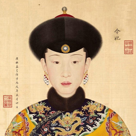 ไฟล์:Empress_Xiao_Yi_Chun_(孝仪纯皇后)_at_the_time_being_the_Imperial_Consort_Ling_(令妃).PNG