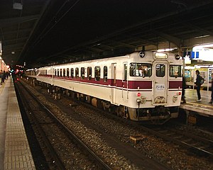 大阪駅に停車中の「だいせん」