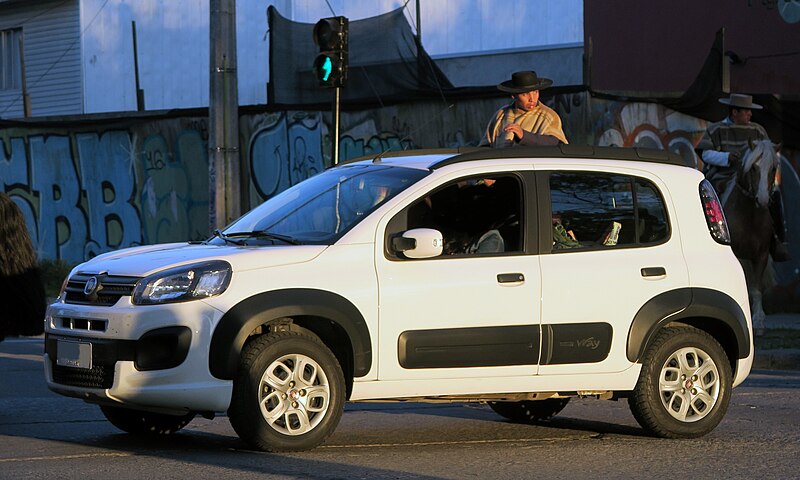 Fiat Uno Economy 1.4 8V Flex 4 portas - Revista Carro