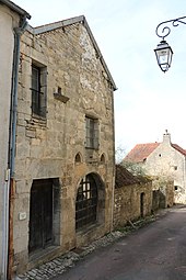 Filming: Vianne's shop in Flavigny-sur-Ozerain