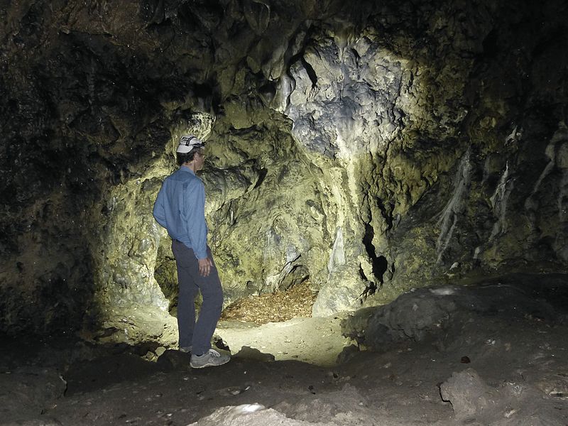 File:Freinberghöhle, Hauptraum.jpg