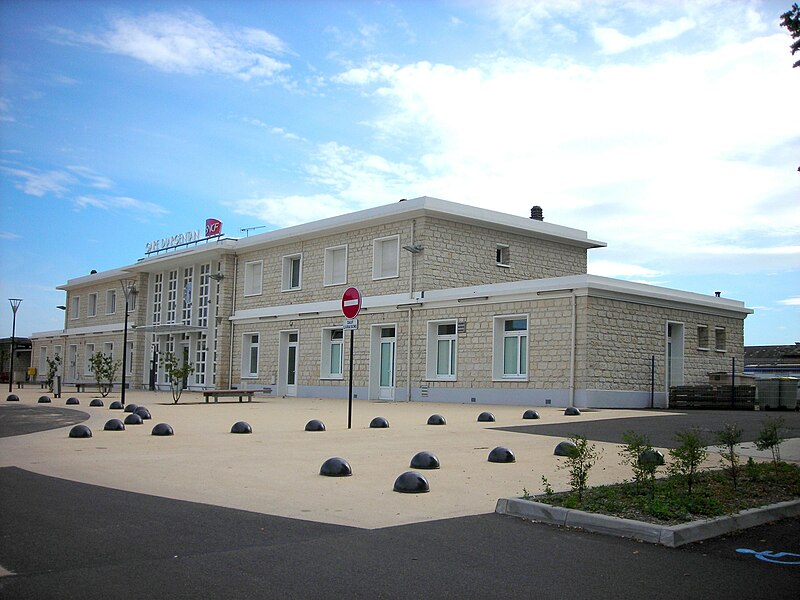 File:Gare d'Argentan 1.jpg