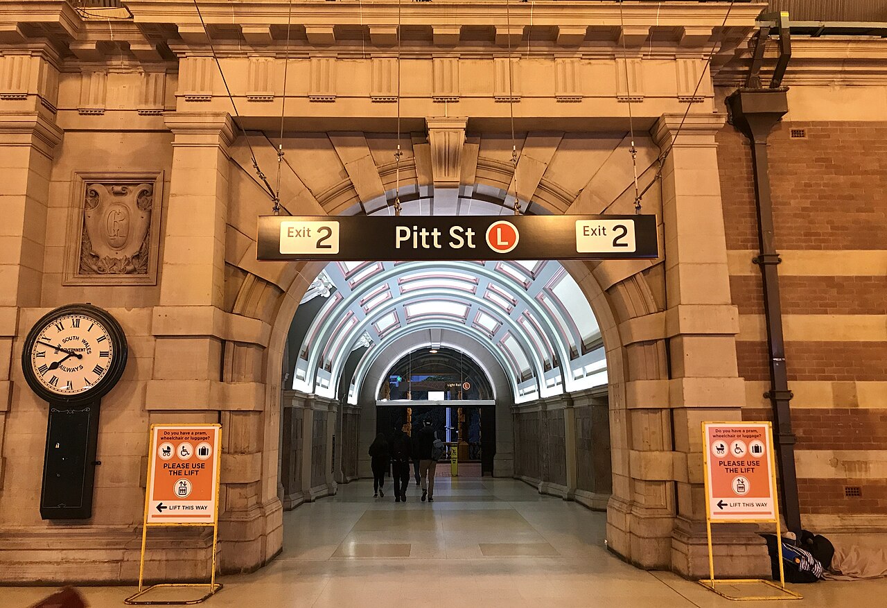 File:Grand Concourse at Central railway station, Sydney 02 ...