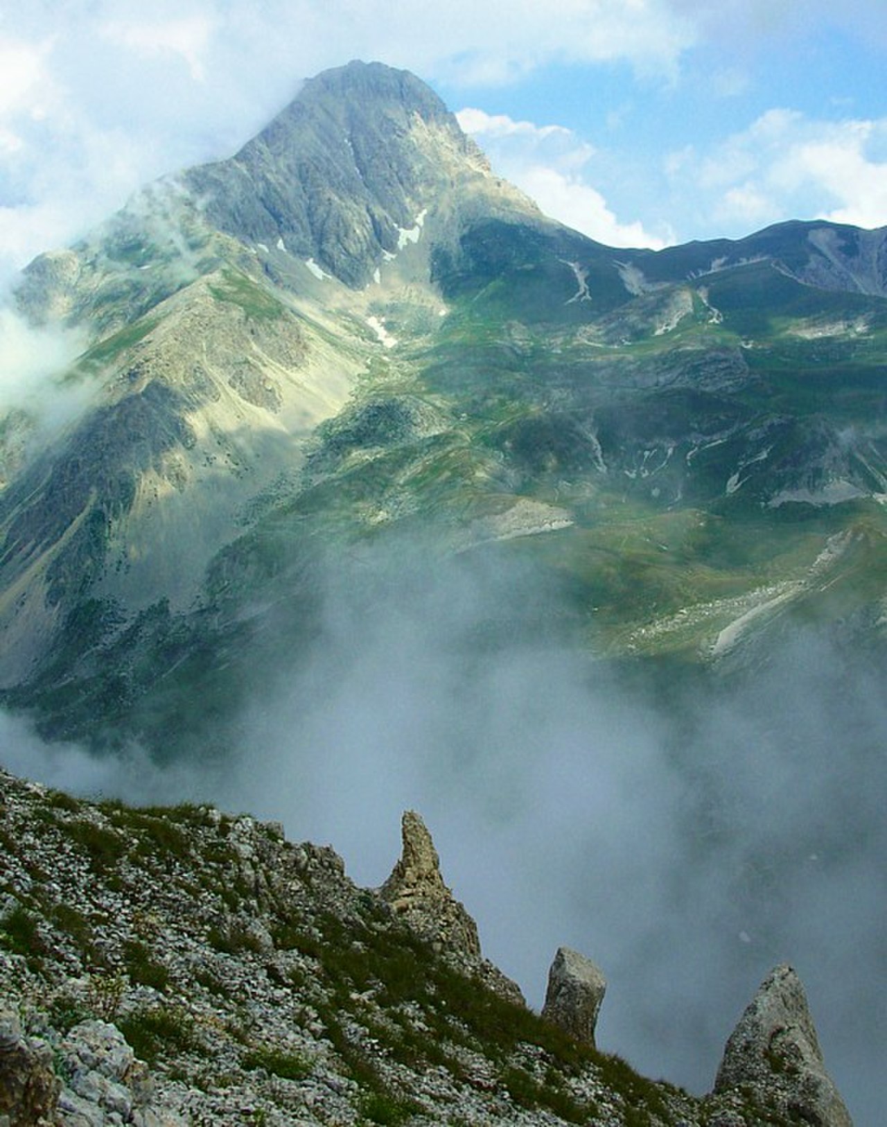 Корно. Национальный парк Гран Сассо. Гран-Сассо Италия. Корно-Гранде. Фото Италия Гран Сассо.