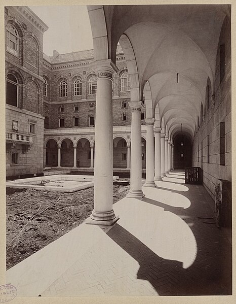 File:Groin vaults at west wall of Courtyard, construction of the McKim Building - DPLA - 4d6f6ccc5b262e5899ff9061f9b12171.jpg