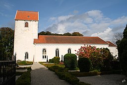 Gudmuntorps kyrka i september 2011