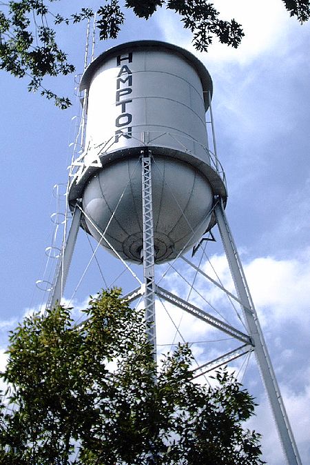 HamptonMNwatertower2006.JPG