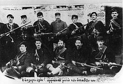 Четата на Хараламби Козаров (седнал втори отляво)