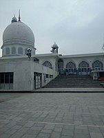 Hazratbal Shrine built in around 1700 AD]]