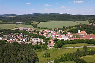 Luchtfoto van Heiligenkreuz