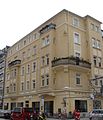 Hiltenspergerstraße 15; Mietshaus, Jugendstil, Eckbau mit Erkern, Balkonen und Stuck, um 1904 von Hans Thaler. This is a picture of the Bavarian Baudenkmal (cultural heritage monument) with the ID D-1-62-000-2647 (Wikidata)