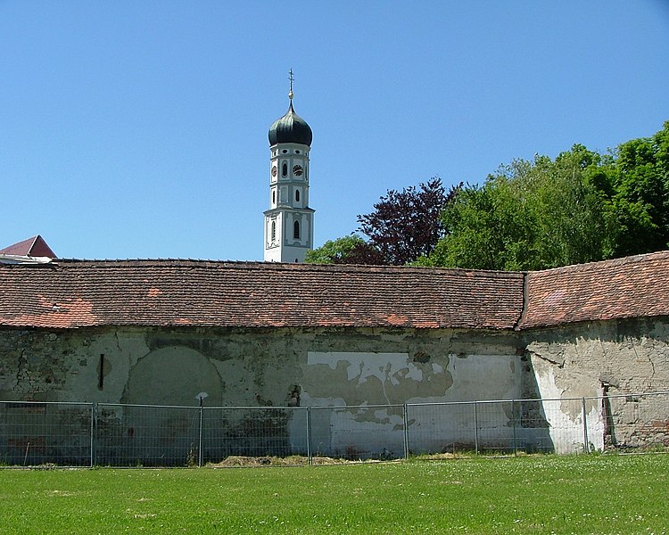 File:Hinter Klostermauern - panoramio.jpg