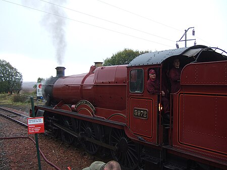 Fail:Hogwarts Express at Rannoch Station (1504538896).jpg