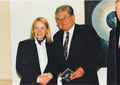 Hortense von Gelmini mit Regierungspräsident Dr. Conrad Schroeder, 1994.png