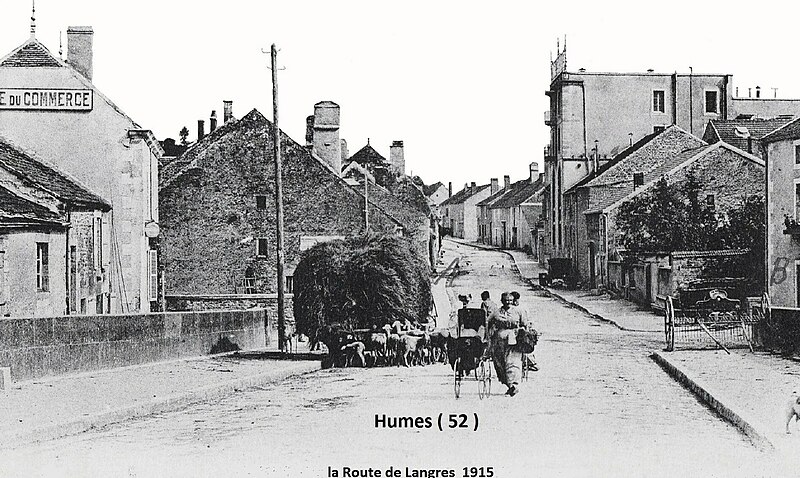 File:Humes ( 52 ) la route de Langres en 1915.jpg