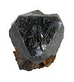 来自挪威Aust-Agder，Froland的钛铁矿；4.1 x 4.1 x 3.8 cm